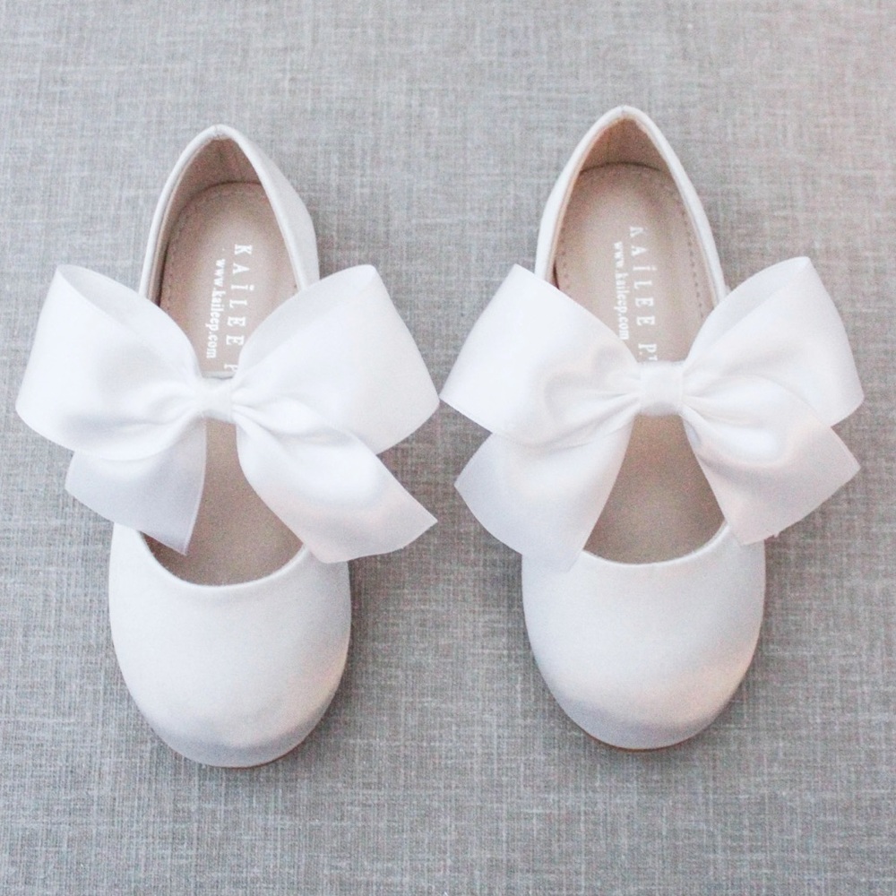 Beholden / Kailee P. toddler Satin Maryjane Flats with Satin Bow size 8